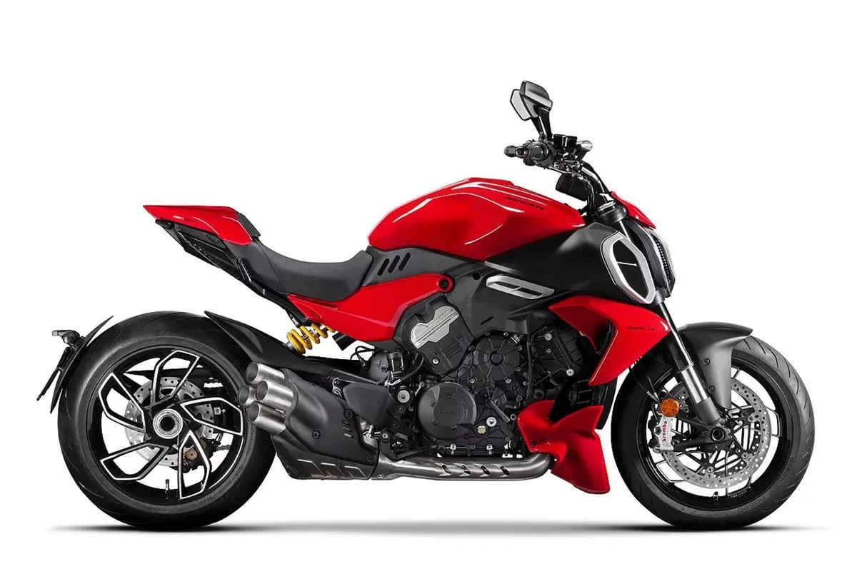 DUCATI Diavel V4 2023