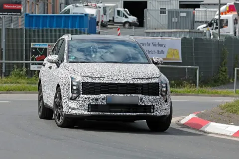 Yeni Nesil Kia Sportage İlk Kez Görüntülendi! Tasarım Baştan Aşağı Değişiyor, Hibrit Motorlar Geliyor