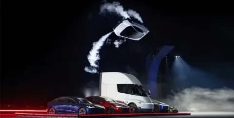 Elon Musk’ın “Uçan Arabası” Tanıtıldı! Yeni Tesla Roadster’ın Teknik Özellikleri ve Merak Edilenler