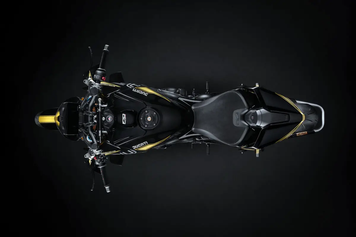 1784911722-2027-ducati-streetfighter-v4-s-100e-1200x800