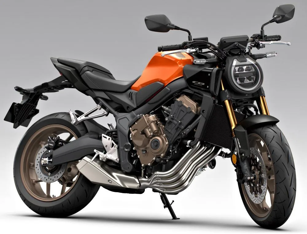 Honda CB400 Super Four geri döndü: 58 PS ve E-Clutch standart