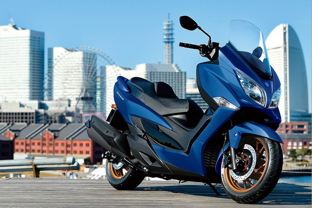 2027 Suzuki Burgman 400 Tanıtıldı! E10 Uyumu ve Yeni Renkler Geldi