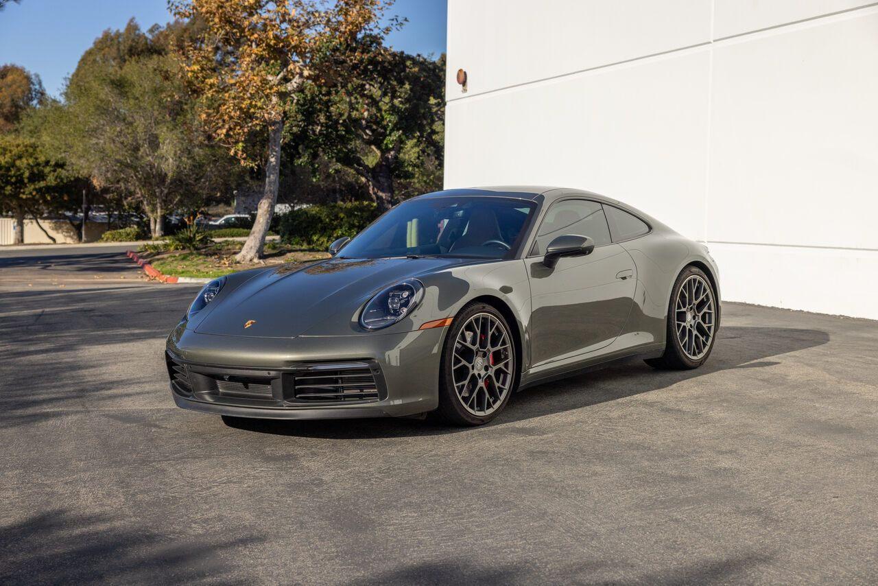 2027 Porsche 911 Carrera S’ye Manuel Şanzıman Geri Döndü: 473 HP ve 6 İleri!