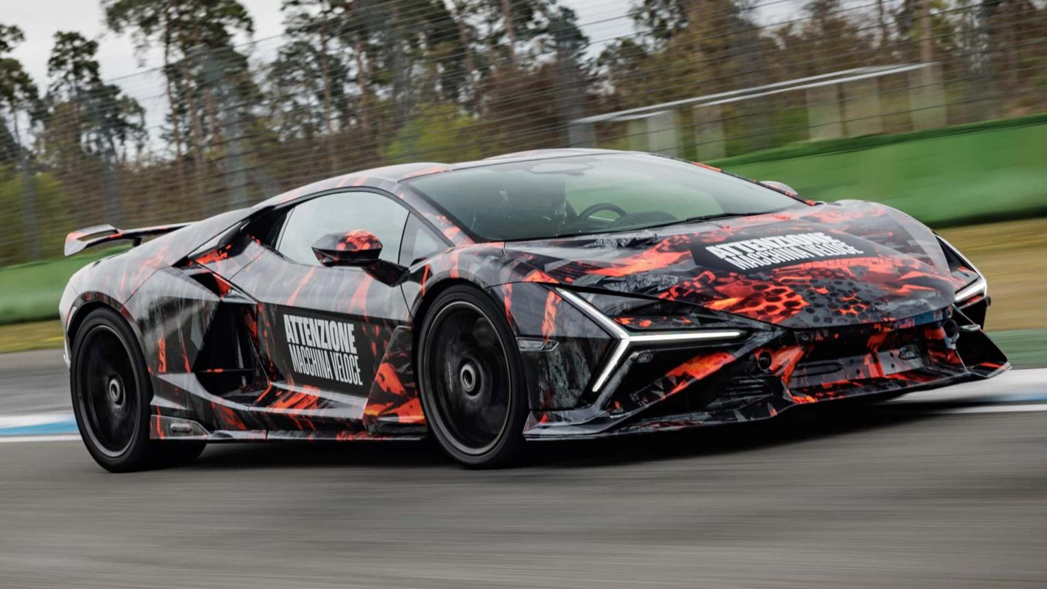 Lamborghini Revuelto SV Geliyor: Daha Tanıtılmadan Hockenheim Rekorunu Kırdı!