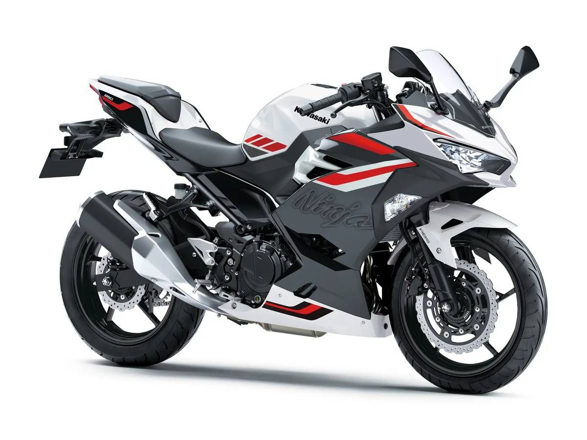 2027 Kawasaki Ninja 250 Resmileşti: 35 PS Çift Silindir Devam Ediyor