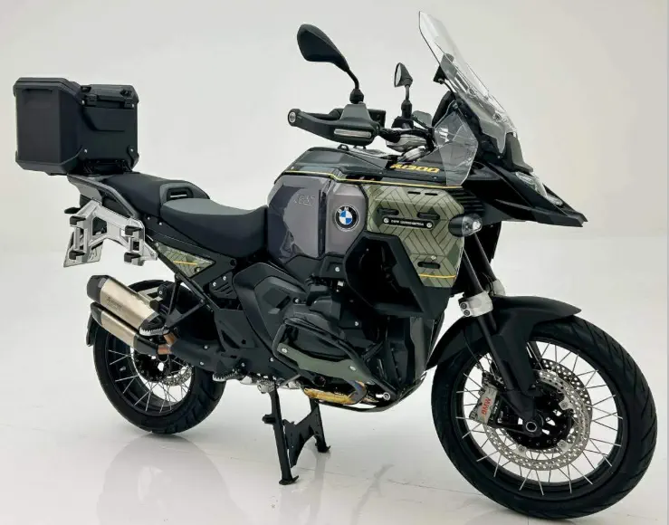 BMW R 1300 GS Aurum Edition Bugün Vitrine Çıktı