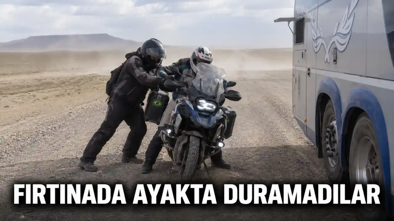 Fırtınada Ayakta Duramadılar: 100 Km/S Rüzgâr Motosikleti Devirdi