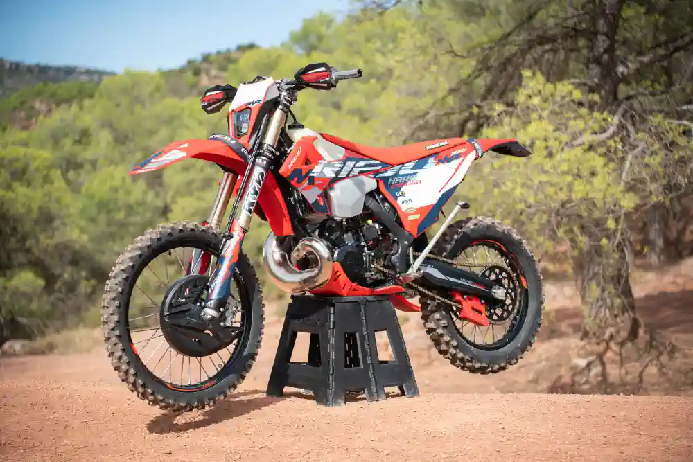 2027 Rieju MR 300i Tanıtıldı: 300 cc İki Zamanlı Enduro Artık Üç Farklı Versiyonla Geliyor