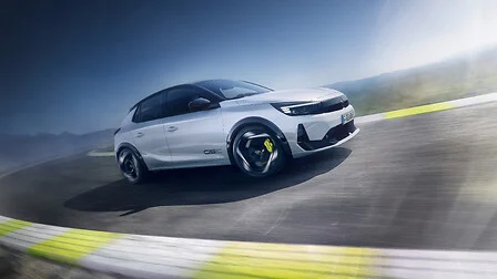 Opel’den Sürpriz Elektrikli Station Wagon: Yeni STX Concept Geliyor