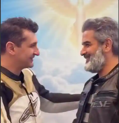 Motovlogcu Dayı ve Altın Elbiseli Adam Cennette Buluştu