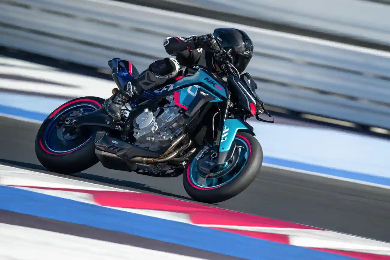 CFMOTO V4 SR-RR Geliştirmesinde Yeni Aşama: Alonso, Holgado ve Quiles 210+ HP’lik V4 ile Piste Çıktı