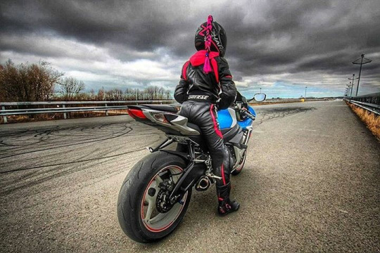 Motosiklet sürüş teknikleri ile hayatta kalmak