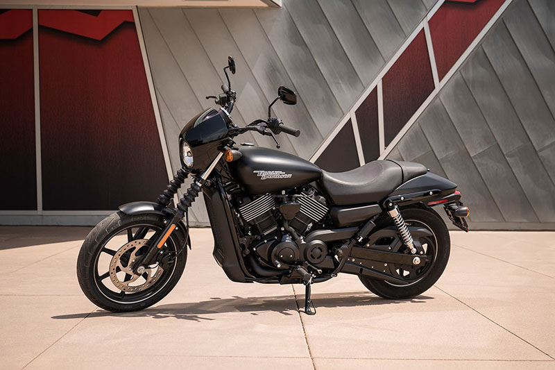 Sizce Hangisi? Harley-Davidson Street 750 vs. Moto Guzzi V7 II Stone vs. Triumph Street Twin