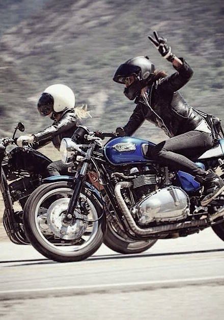 Motorcu kızın erkek kardeşiyle büyüdüğünün en önemli 14 işareti