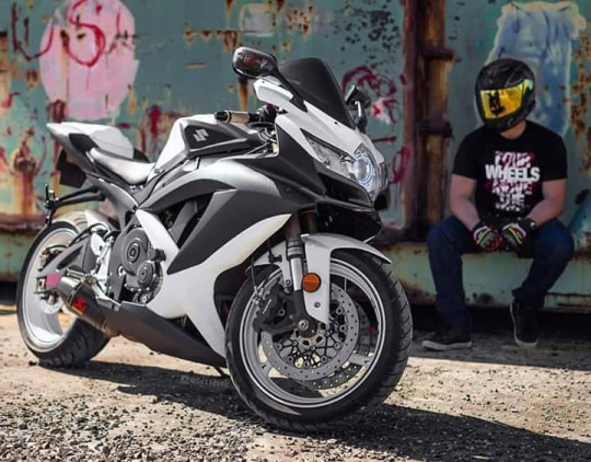 Motosiklet Tutkunlarının Yaptığı 9 Tuhaf Şey
