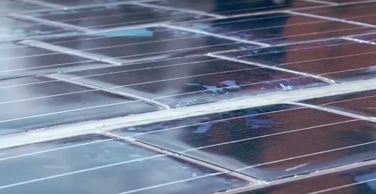 Fransa'daki yollar solar enerjiye dönüşüyor