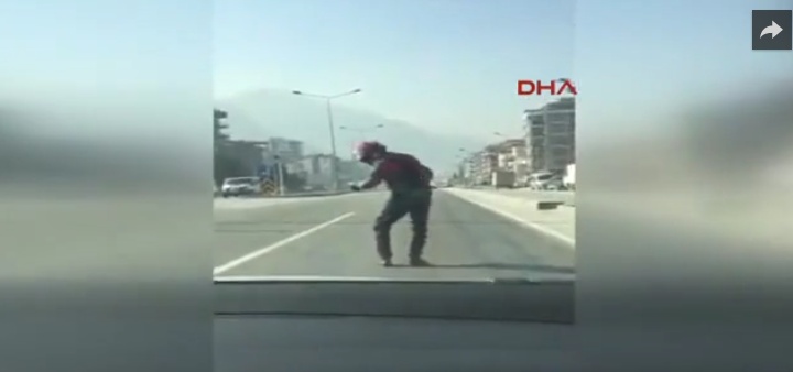 Tek İhtiyacı Motosiklet Olan Genc'in Komik Anları