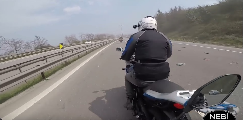TEM’de motosikletlilerin yaptığı kaza kamerada