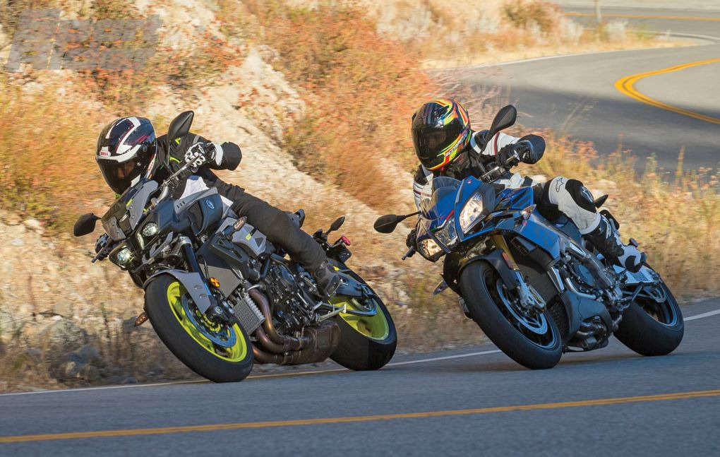 2017 Yamaha FZ-10 vs Aprilia Tuono V4 1100 RR