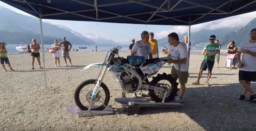 Como Gölünde Motosikletli Rekor Denemesi