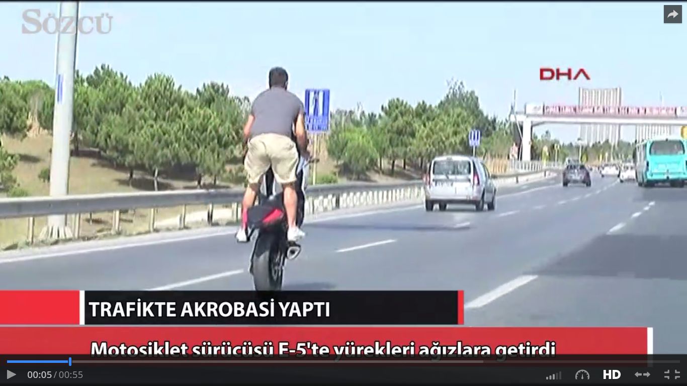 Motosiklet sürücüsü E-5'te akrobasi yaptı