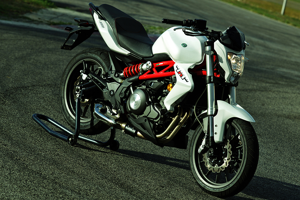 Benelli TNT 300