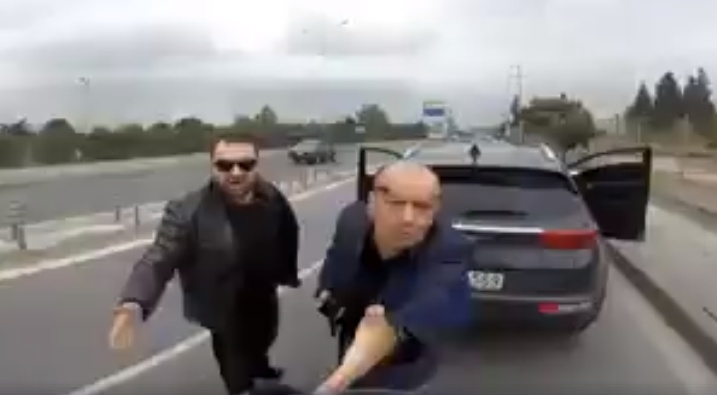 Motorcuya Silah Çeken Şahıslar Kamerada