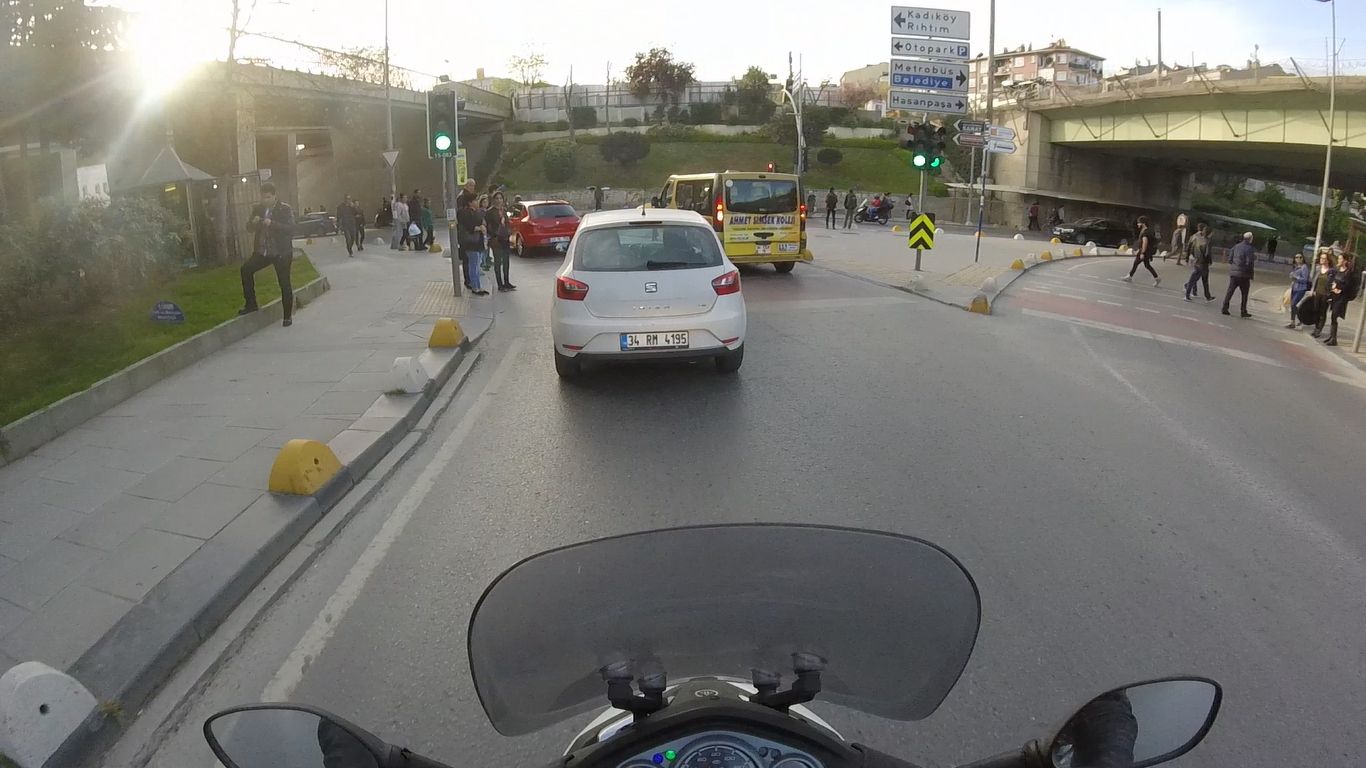 Trafikte Geçiş Üstünlüğüne Sahip Araçlar Hangileridir?