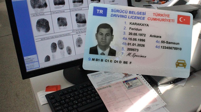 Sürücü belgeleri artık nüfus müdürlüklerinden alınacak