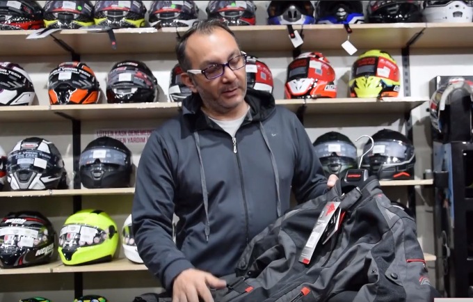 Bayan Motorcu Montu, Modeka Upswing