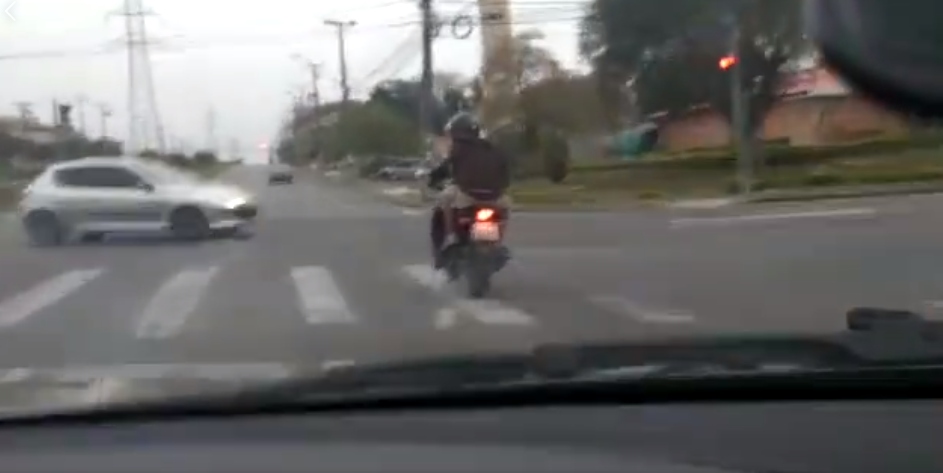 Polisin Takibe Aldığı Motosikletlilerin Feci Kazası