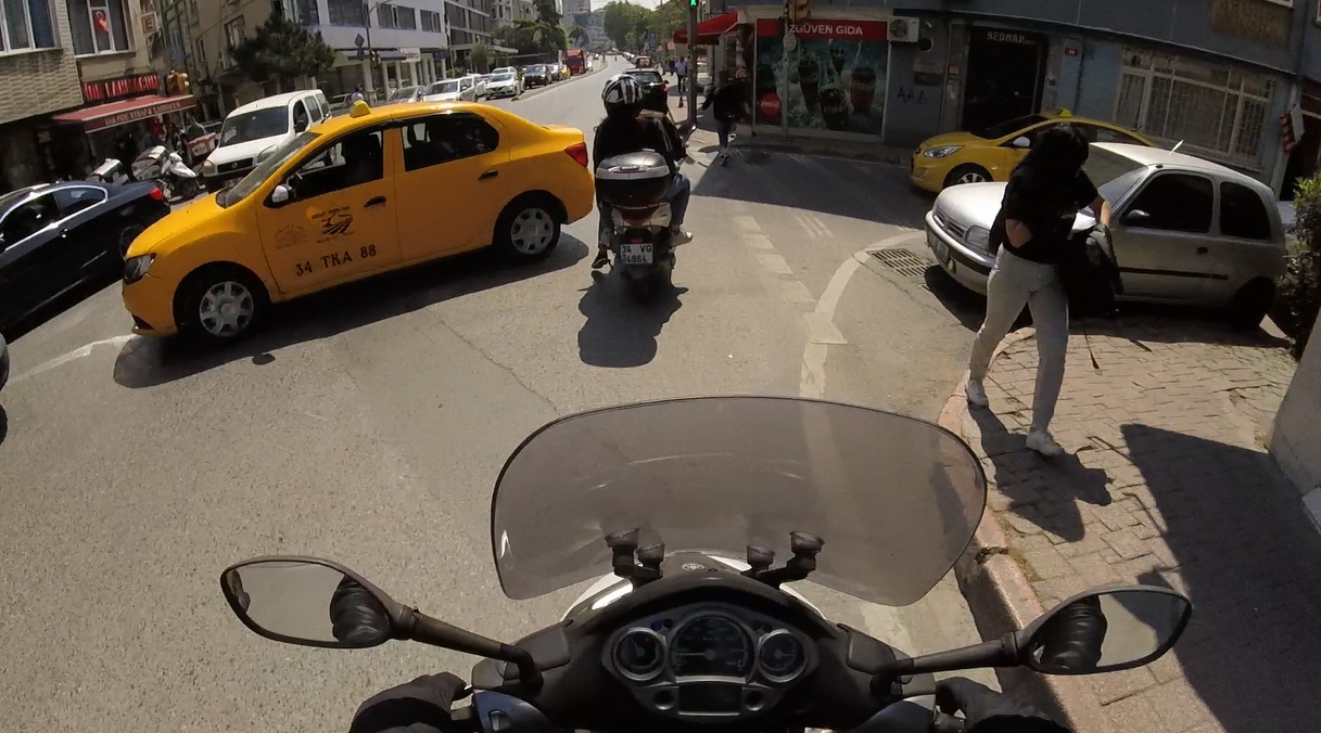 Motorcuların Trafikte Öğrendiği 8 Bilgi