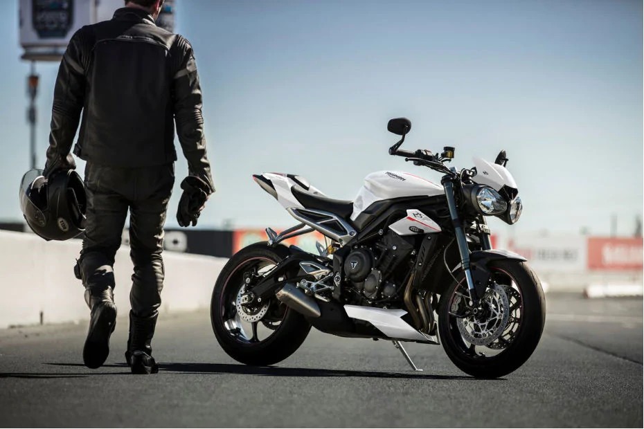 Triumph Street Triple RS'in Yeni Renkleri
