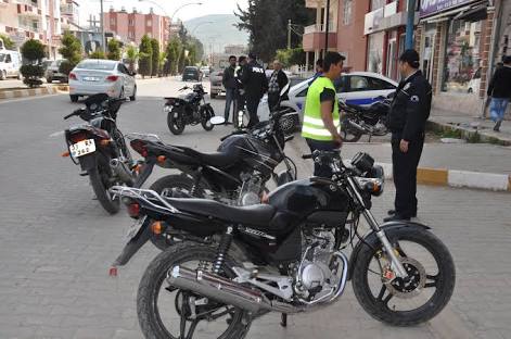 295 çalıntı motosiklet ve 415 aranan kişi bulundu