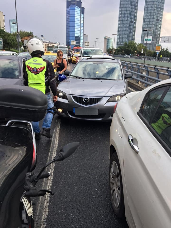 Trafikte terör estirdi ve yakalandı