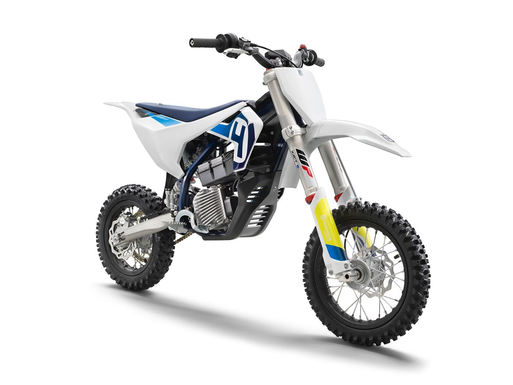 Husqvarna unveil EE 5 electric motorcycle
