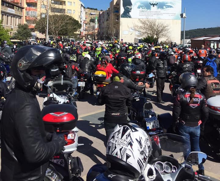 3 bin motosikletliden Şehitlere Saygı Sürüşü