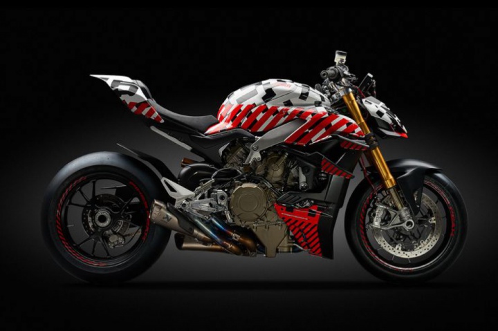 Ducati Streetfighter V4 Prototip'in ilk fotoğrafları
