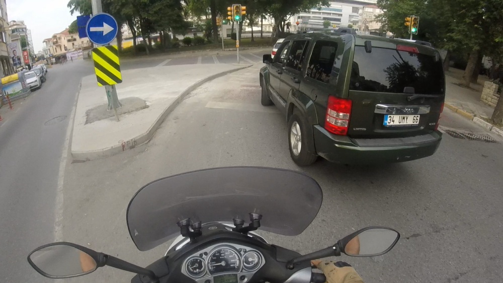 Kaza Sonrasındaki Tanıklar Motorcunun Her Zaman Hızlı Olduğunu Söyler