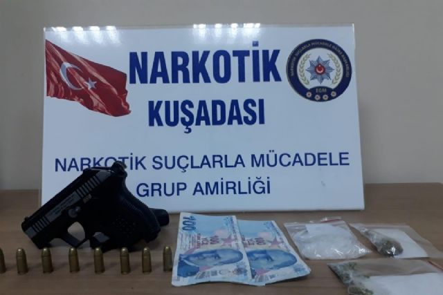 Motosikletlinin Üzerinden Uyuşturucu ve Cephanelik Çıktı