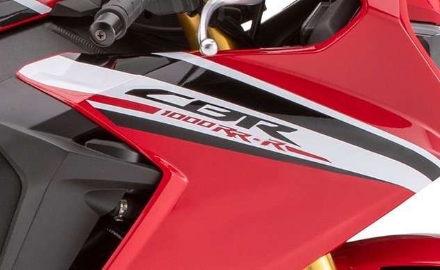 Honda CBR1000RR-R Geliyor