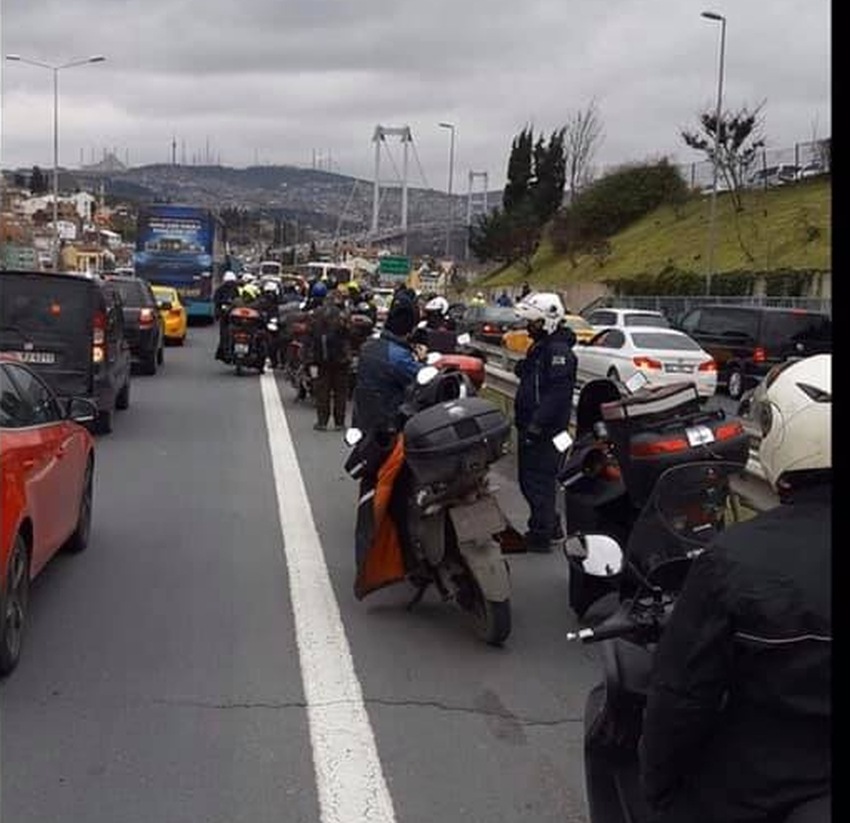 Motosikletler köprüyü geçemedi