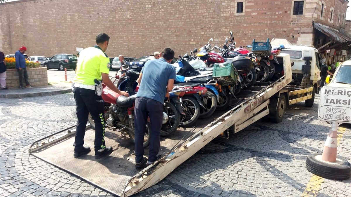 Tescil belgesi ve plakası ile trafik belgesi olmadan trafiğe çıkma