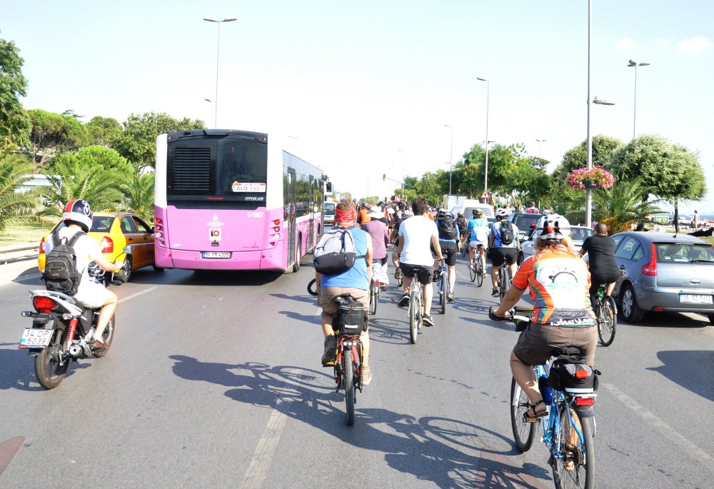 Bisiklet ve motorsuz taşıt kullanmada yaş sınırı