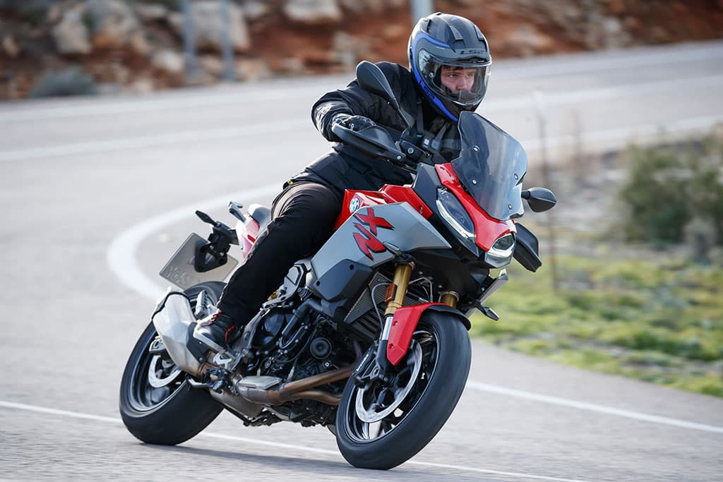 2020 BMW F 900 R And F 900 XR