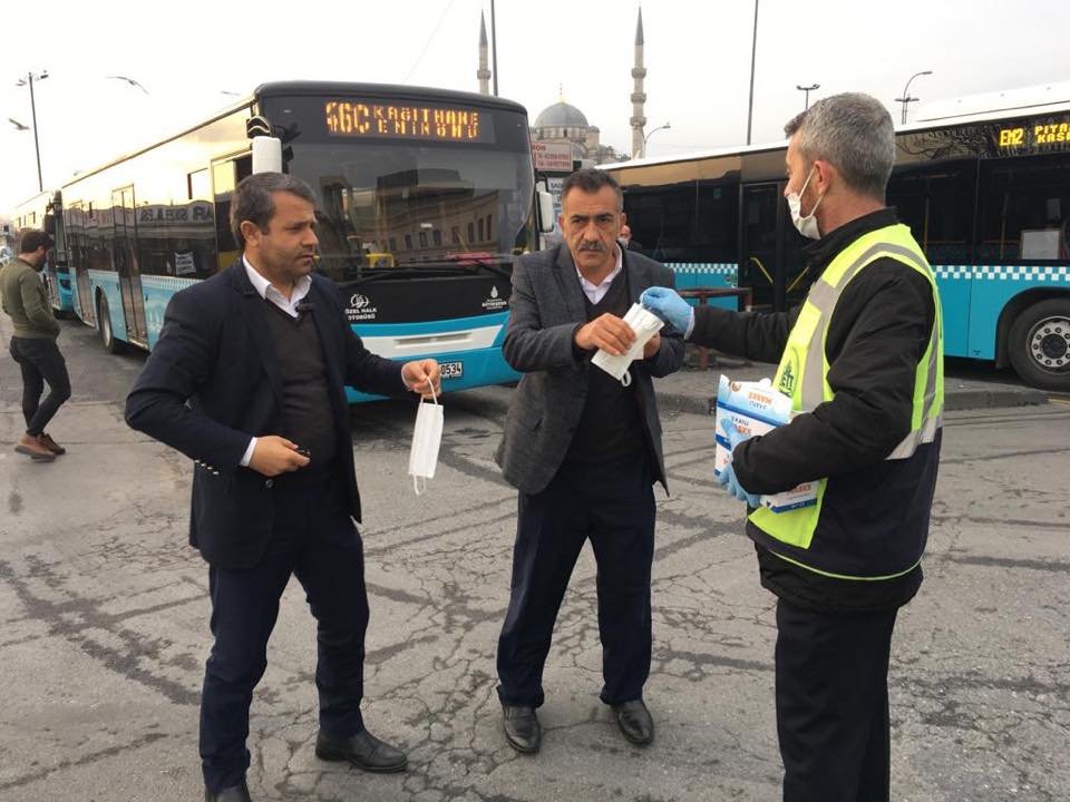 İstanbul'da Corona Virüsüne Karşı Maske Dağıtımına Başlandı