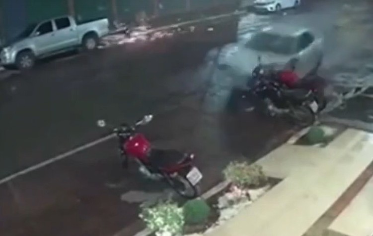 O Kadar Hızlıydı ki Motosikletliye Çarptı Ama Duramadı