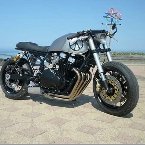 Suzuki 1100 GSXF, Custom