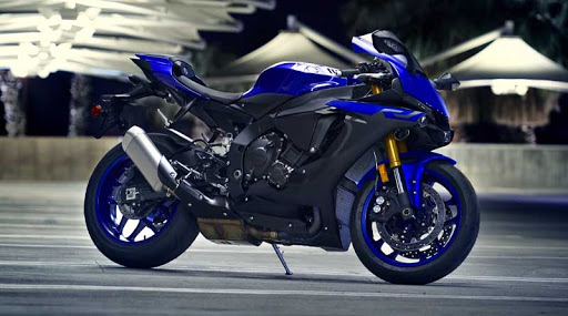 THE EVOLUTION OF YAMAHA YZF R1