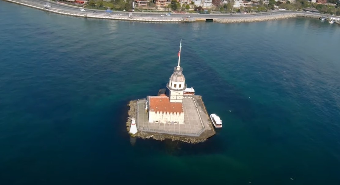Virüs Salgını Yüzünden Boşalan İstanbul'u Havadan Drone ile Kaydeden Adamdan Müthiş Görüntüler